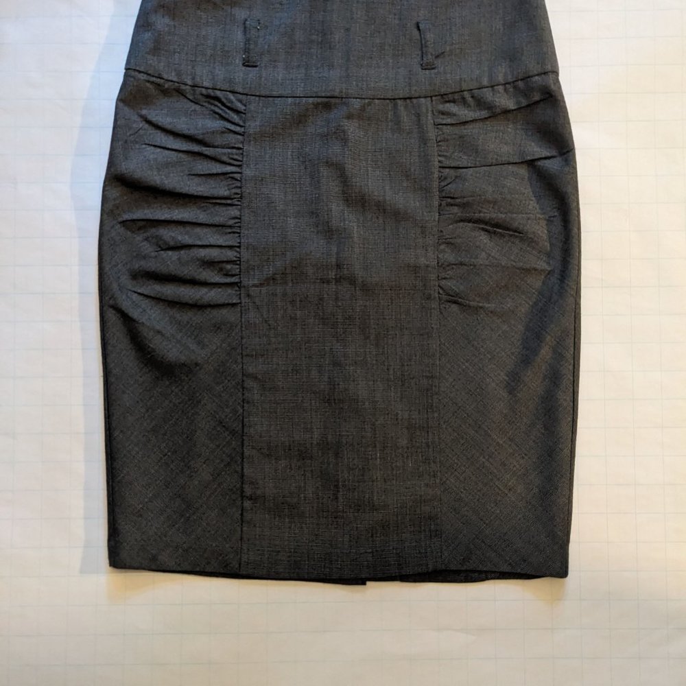 Spacegirlz gray pencil skirt, ruched with belt loops, size 1